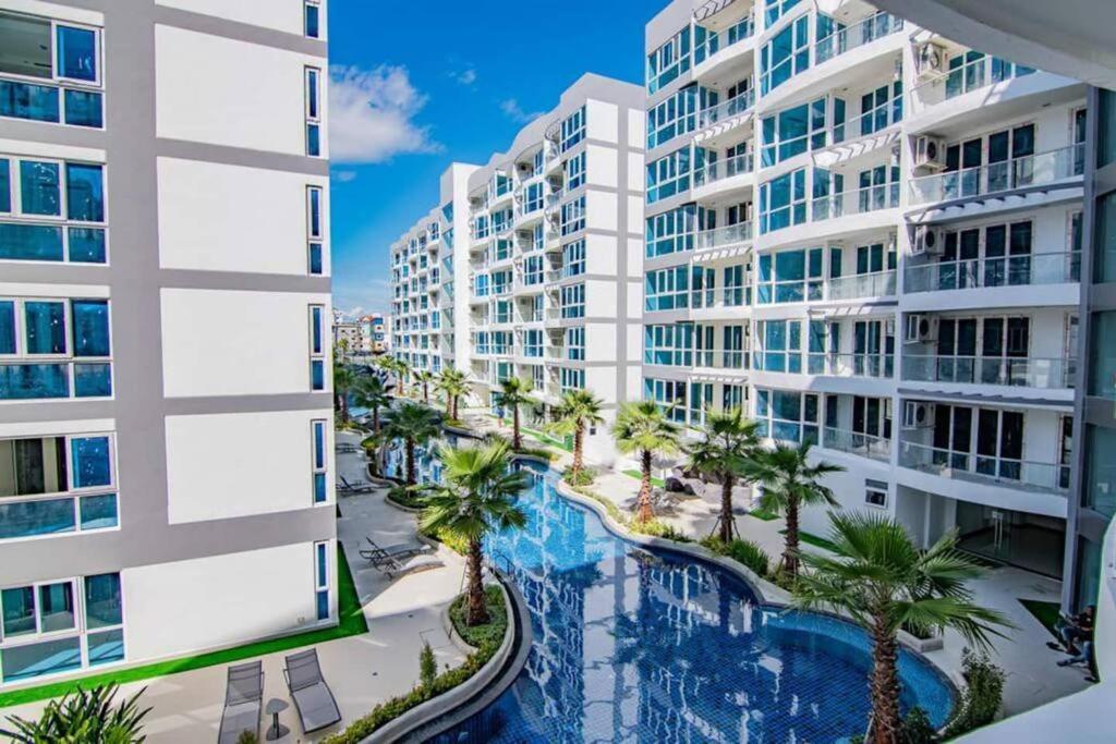 Апартаменты Large Luxury, Pool View, Grand Avenue, Pattaya - 202 Экстерьер фото